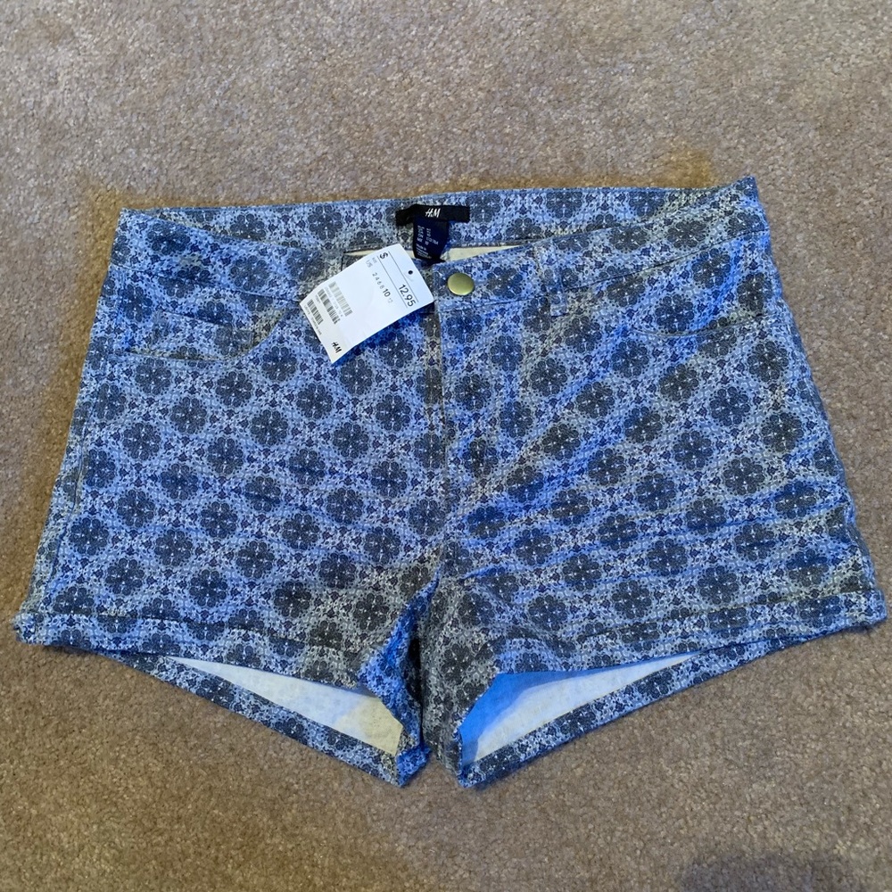 NWT H&M printed denim shorts